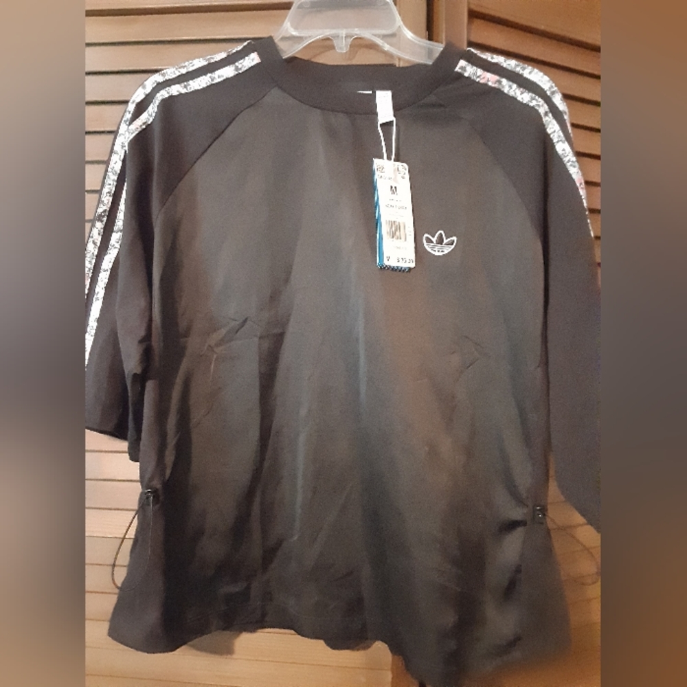 Adidas Boxy T-shirt with adjustable waistline, medium, black